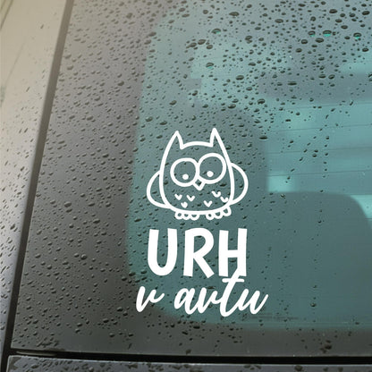 Personalizirana avtonalepka z imenom otroka in ilustracijo sovice